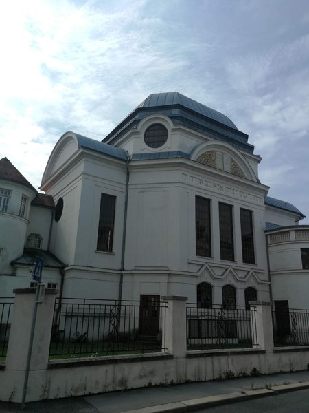 Ehemalige Synagoge St. Pölten.jpg