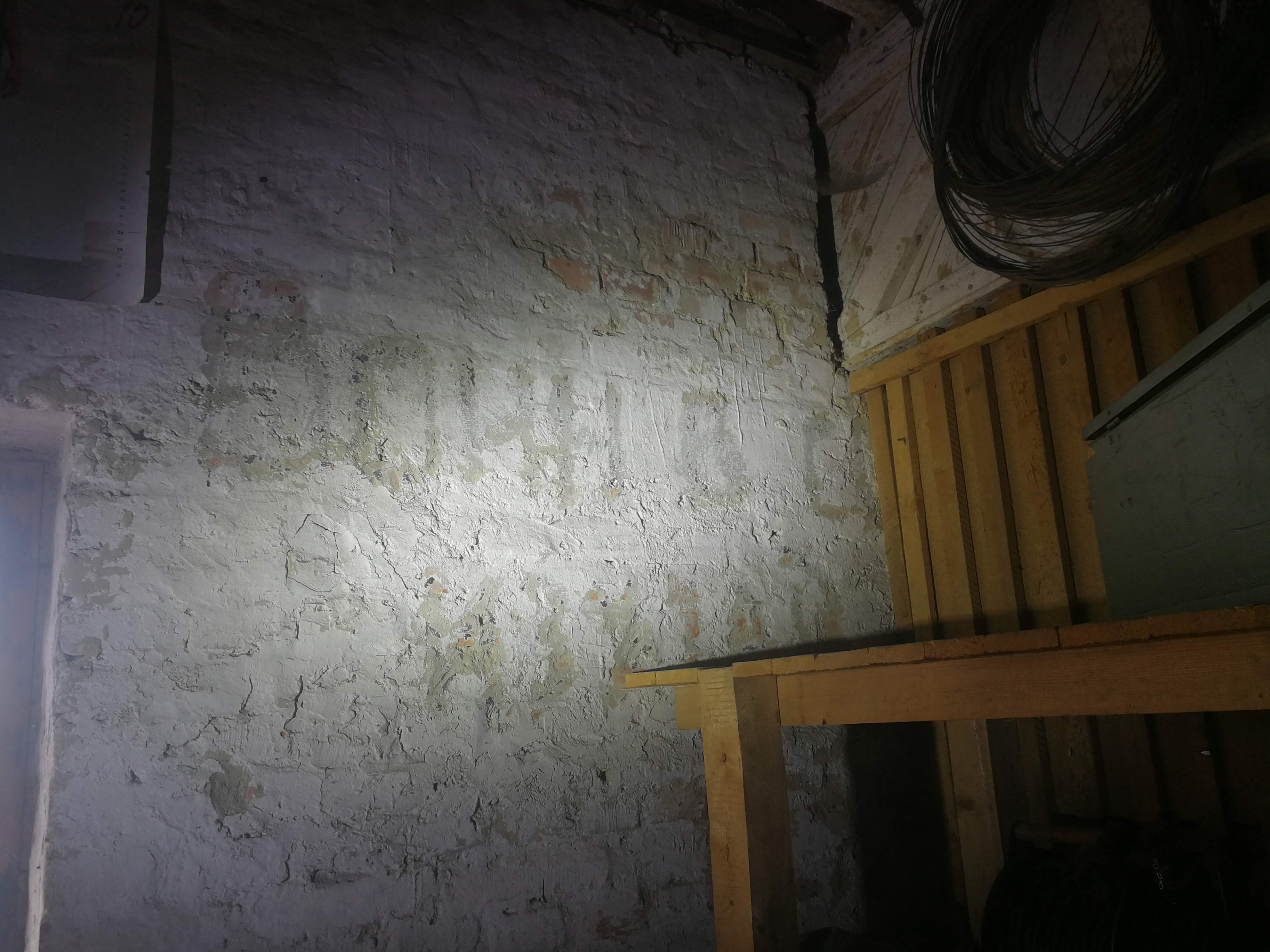 Objekt X - kyrillische Inschriften.jpg