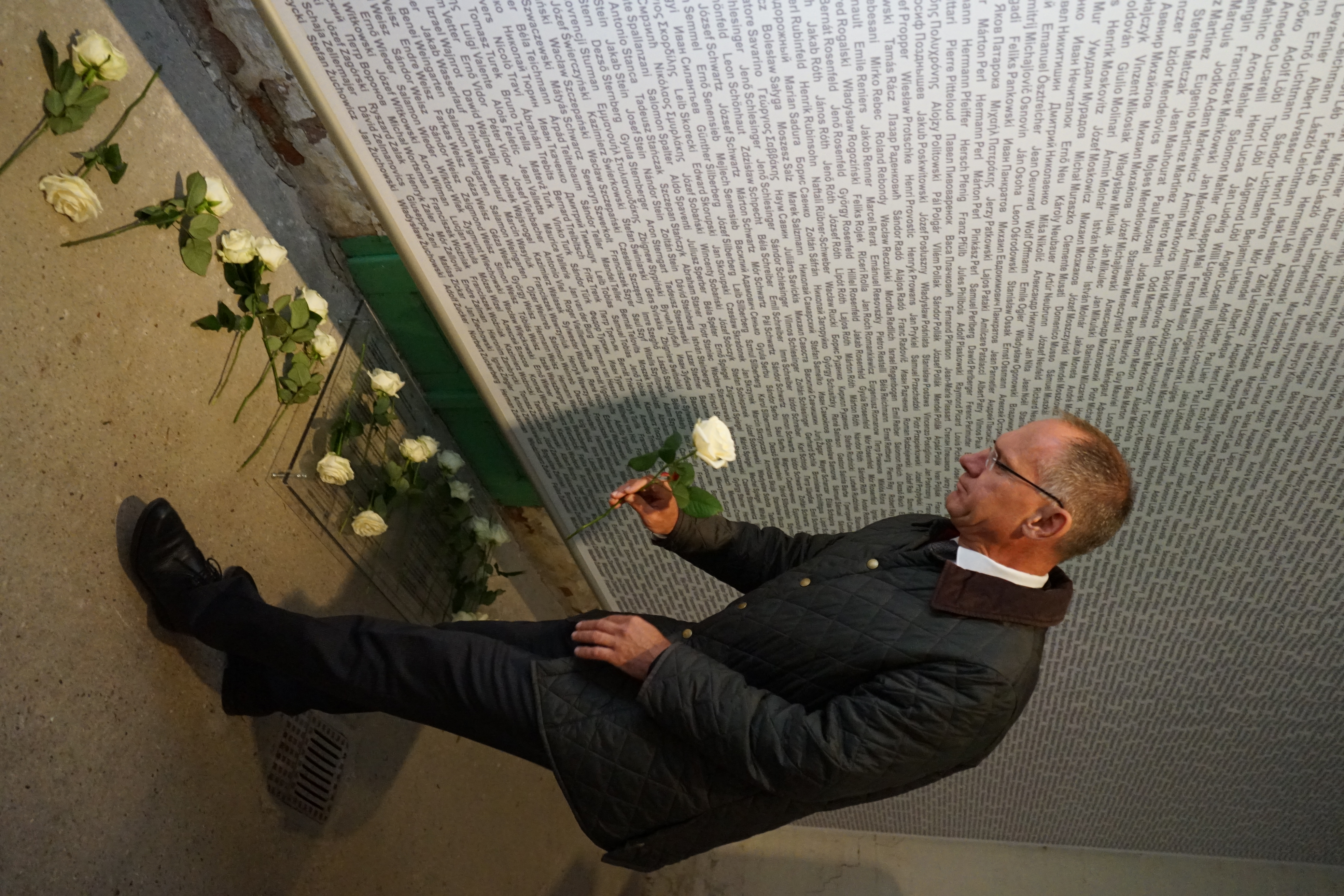 Wand der Namen - Gedenkfeier - Karner.JPG