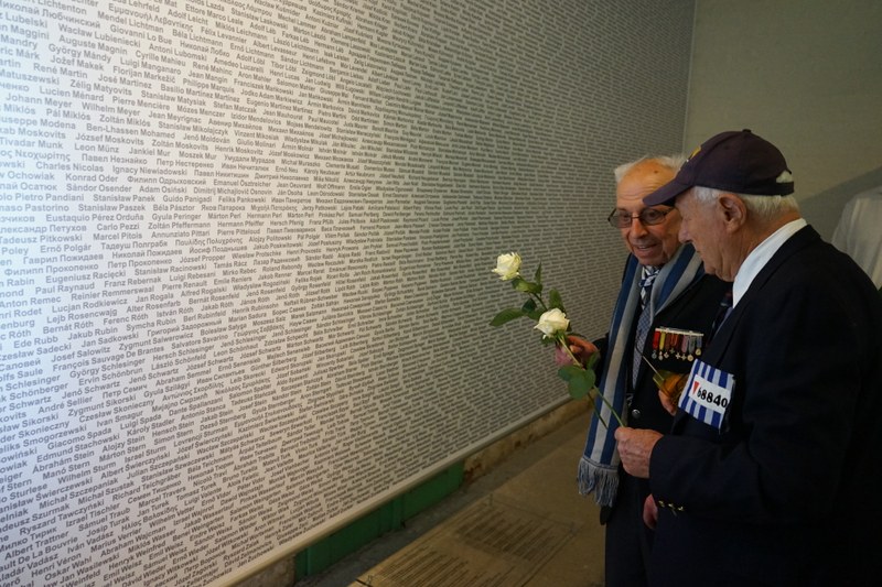 Wand der Namen - Melk Memorial.JPG